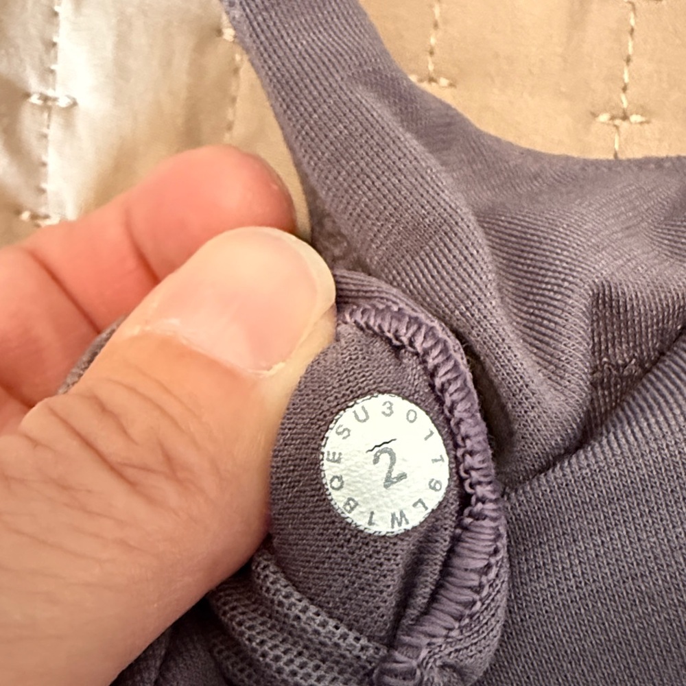 Lululemon women’s tank top, size 2 - Picture 5 of 5